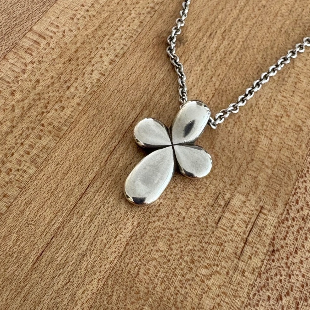 James Avery Sterling Silver Puffy Petal Cross Pendant 18" Rolo Chain Necklace